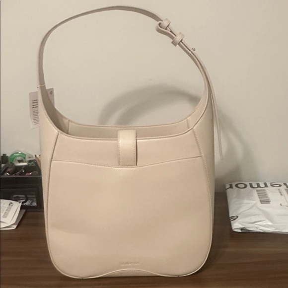 NWT Lululemon Leather Alternative Shoulder Bag
Cashew - Picture 10 of 11